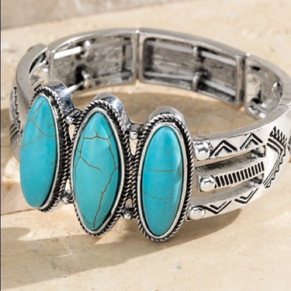 Western Tribal Turquoise Stretch Bracelet - Picture 2 of 8